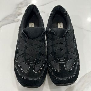 Steve Madden Women’s P- Lelly Athletic Shoes Black Low Top Textile. Size 7